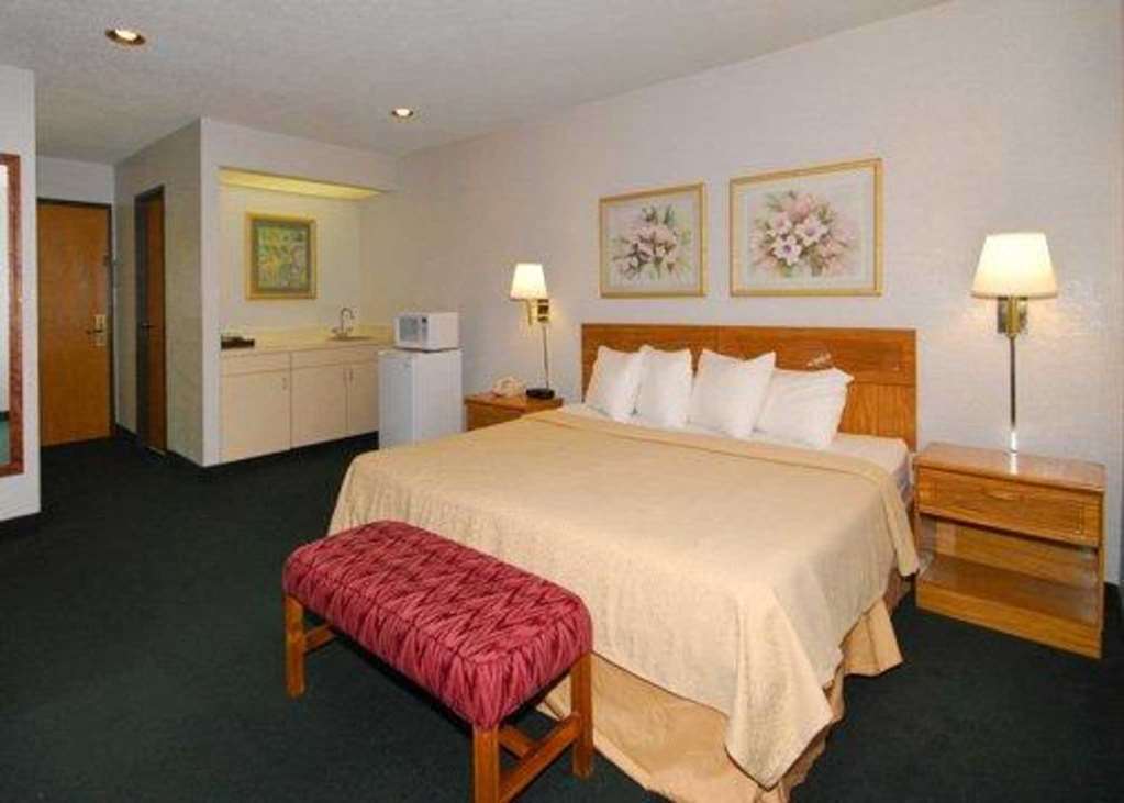 Quality Inn Washington Court House Jeffersonville Room photo
