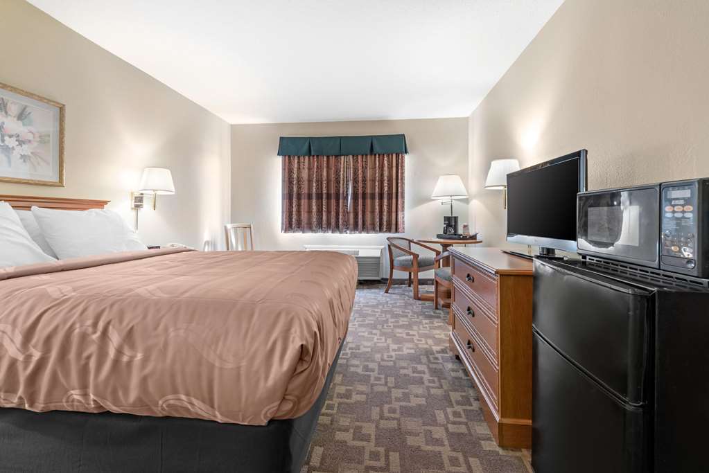 Quality Inn Washington Court House Jeffersonville Room photo